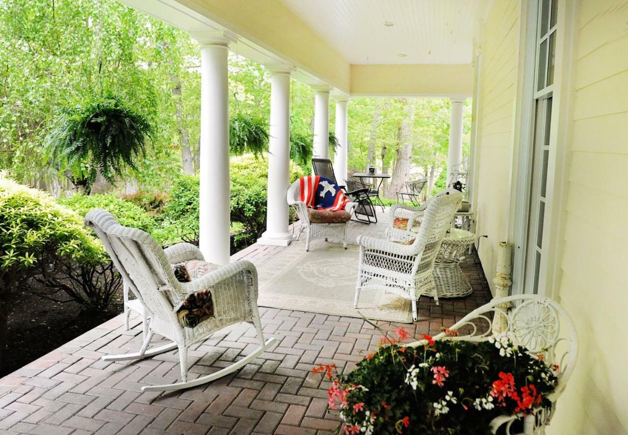 A Walk In The Woods Bed And Breakfast Southold Buitenkant foto
